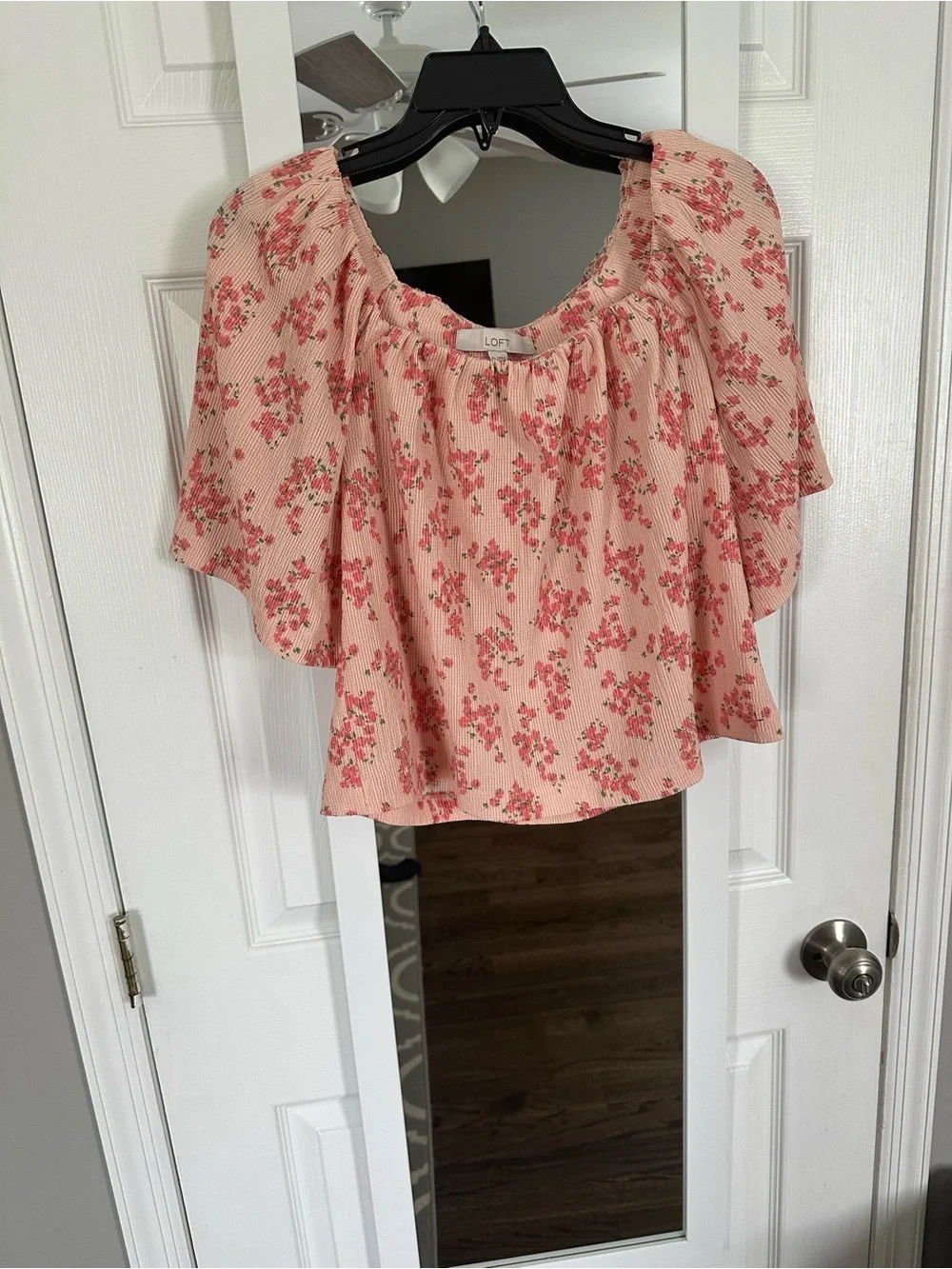 LOFT Pink Floral Puff Sleeve Blouse